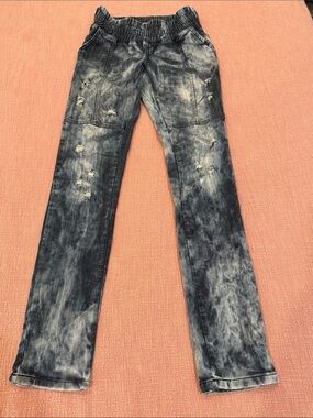 Women’s size 7 Skinny Distressed Washed Blue Jeans W27L32 rise 7.5”